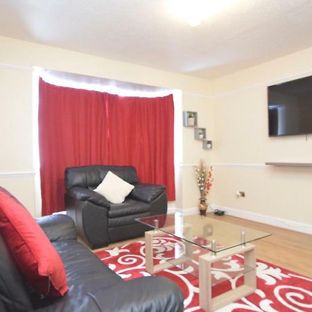 Four Bedroom Townhouse 12 Minutes Walk To Excel Exhibition Centre Λονδίνο Εξωτερικό φωτογραφία