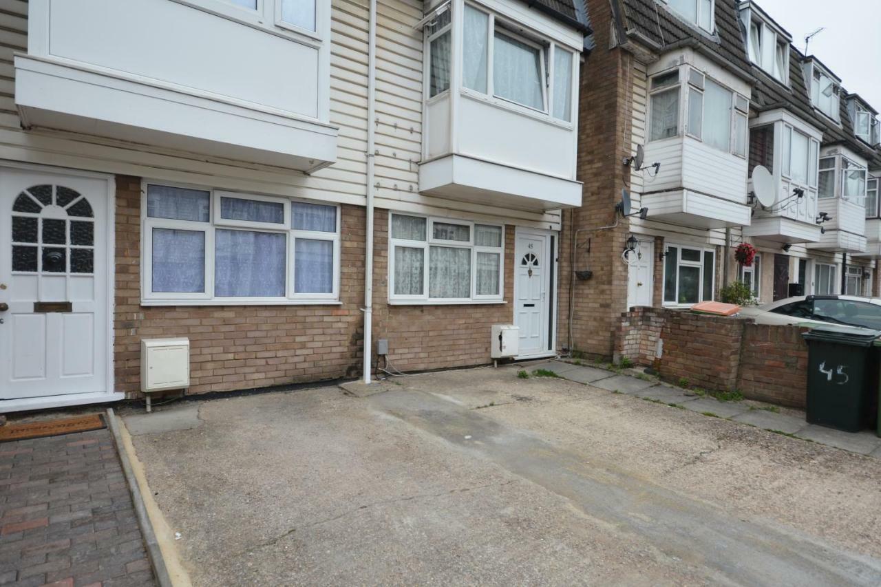Four Bedroom Townhouse 12 Minutes Walk To Excel Exhibition Centre Λονδίνο Εξωτερικό φωτογραφία