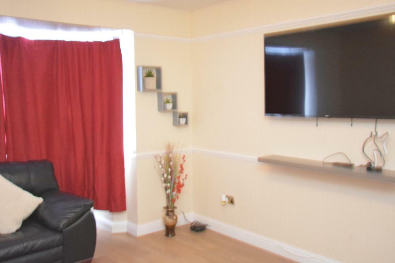 Four Bedroom Townhouse 12 Minutes Walk To Excel Exhibition Centre Λονδίνο Εξωτερικό φωτογραφία