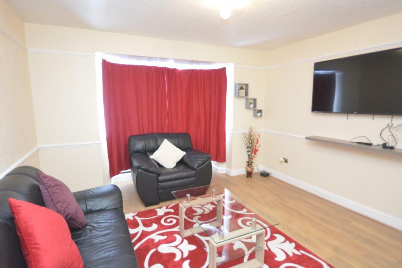 Four Bedroom Townhouse 12 Minutes Walk To Excel Exhibition Centre Λονδίνο Εξωτερικό φωτογραφία