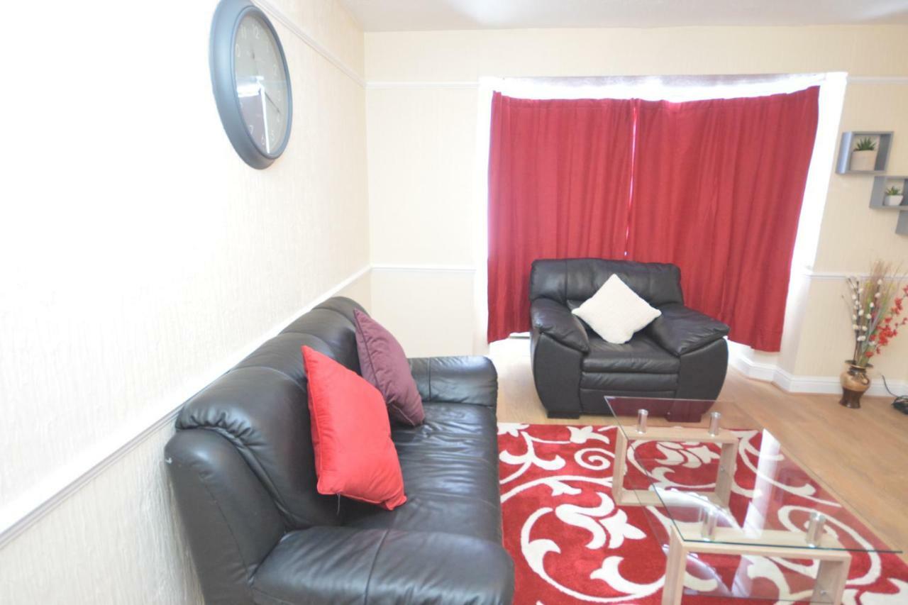 Four Bedroom Townhouse 12 Minutes Walk To Excel Exhibition Centre Λονδίνο Εξωτερικό φωτογραφία