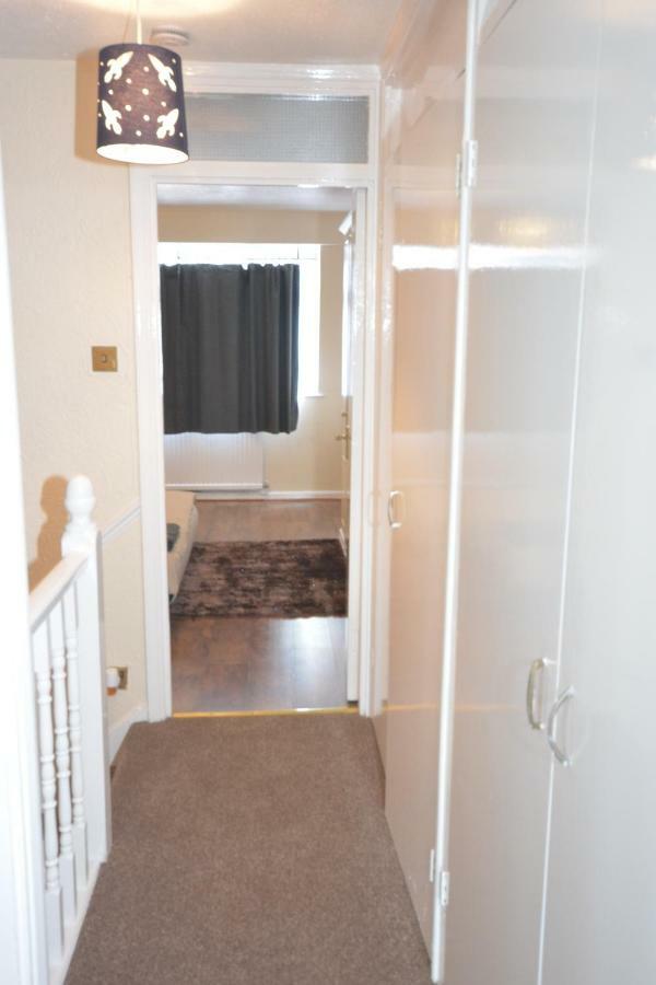 Four Bedroom Townhouse 12 Minutes Walk To Excel Exhibition Centre Λονδίνο Εξωτερικό φωτογραφία