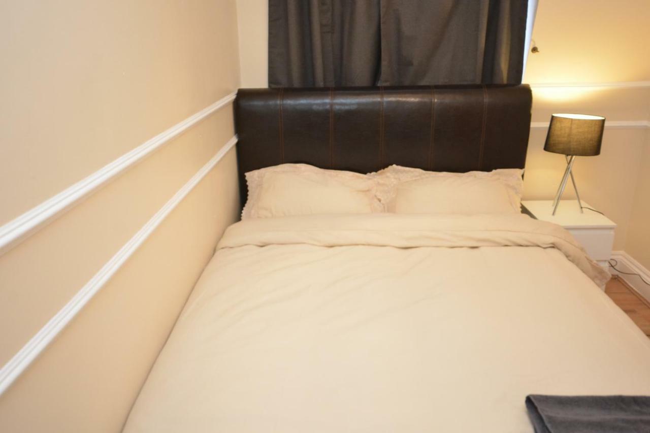 Four Bedroom Townhouse 12 Minutes Walk To Excel Exhibition Centre Λονδίνο Εξωτερικό φωτογραφία