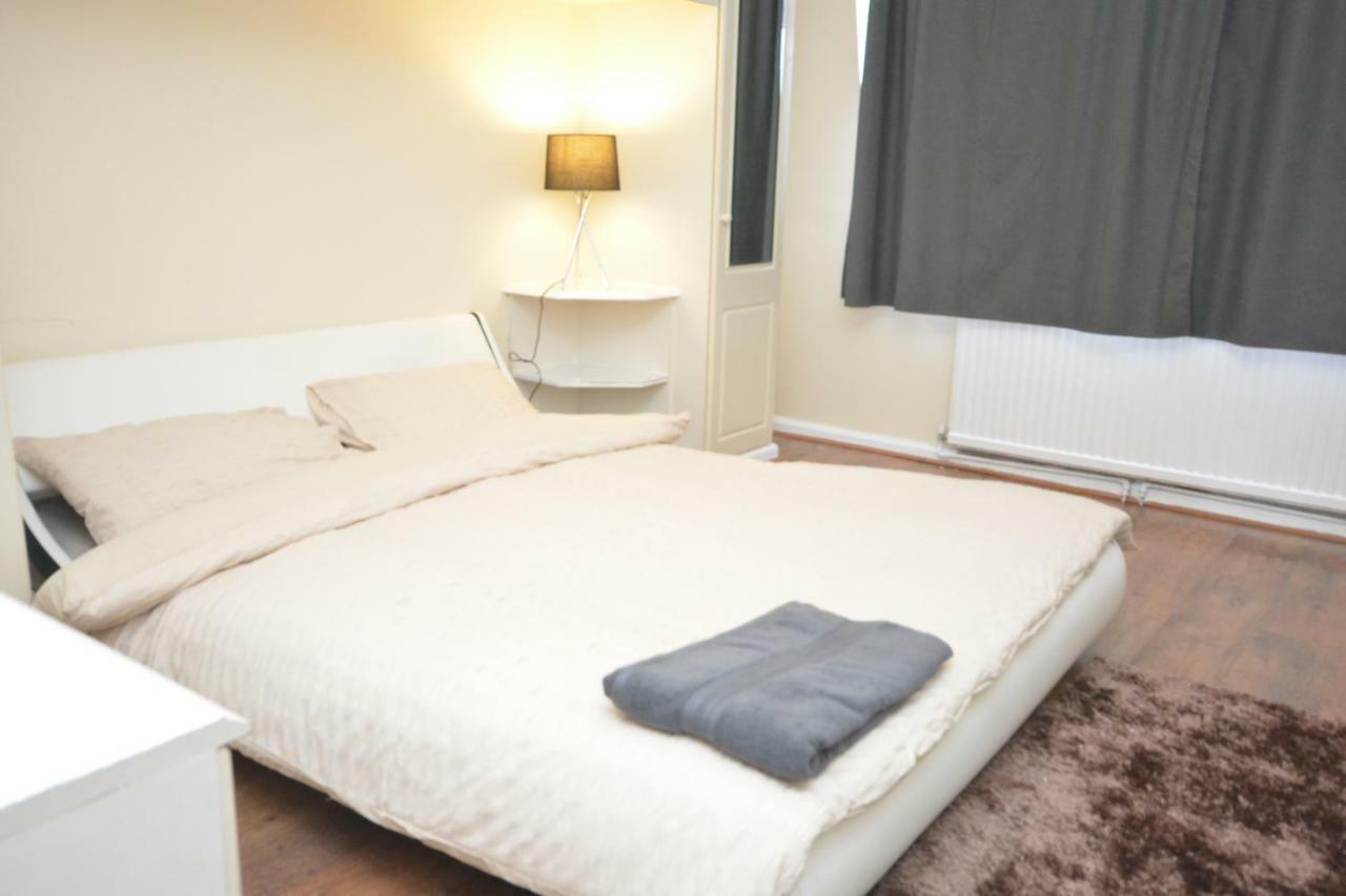 Four Bedroom Townhouse 12 Minutes Walk To Excel Exhibition Centre Λονδίνο Εξωτερικό φωτογραφία
