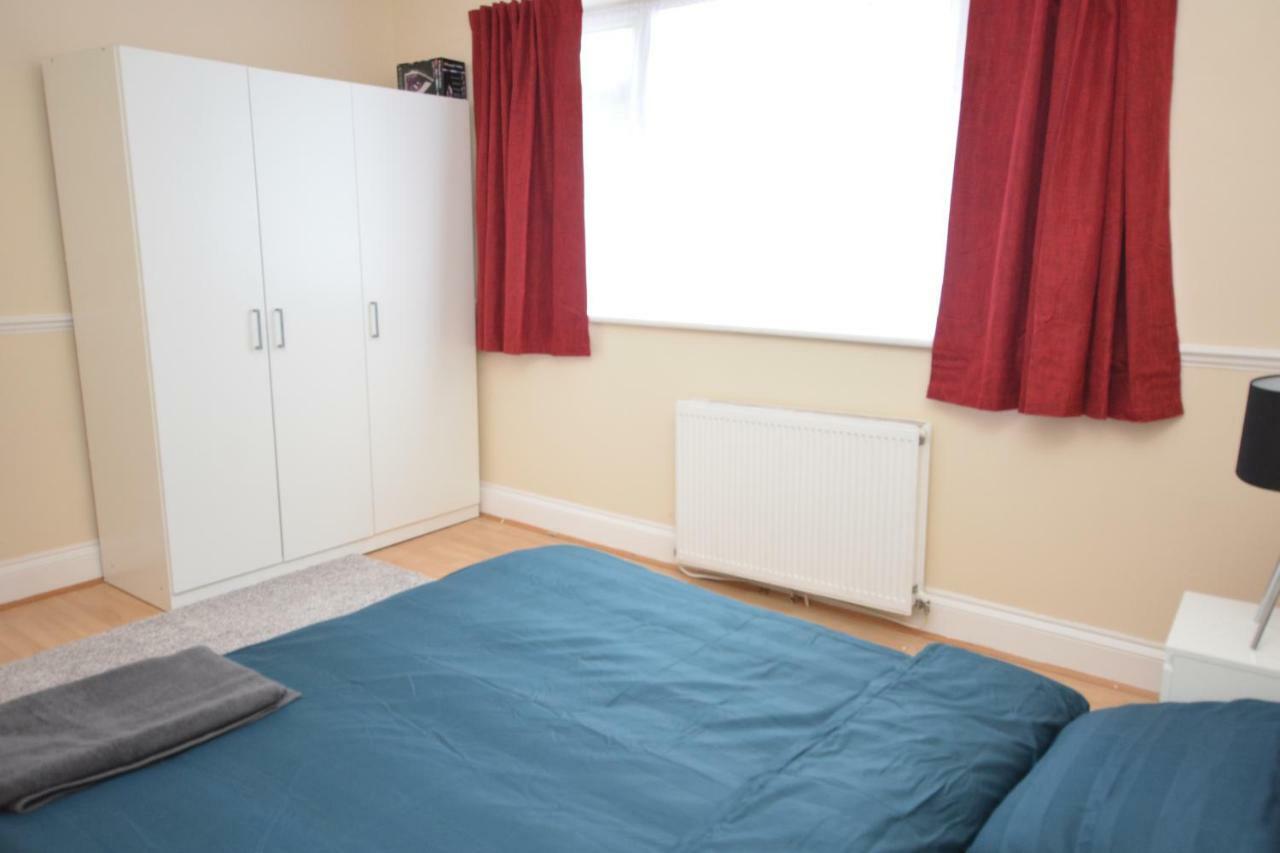 Four Bedroom Townhouse 12 Minutes Walk To Excel Exhibition Centre Λονδίνο Εξωτερικό φωτογραφία