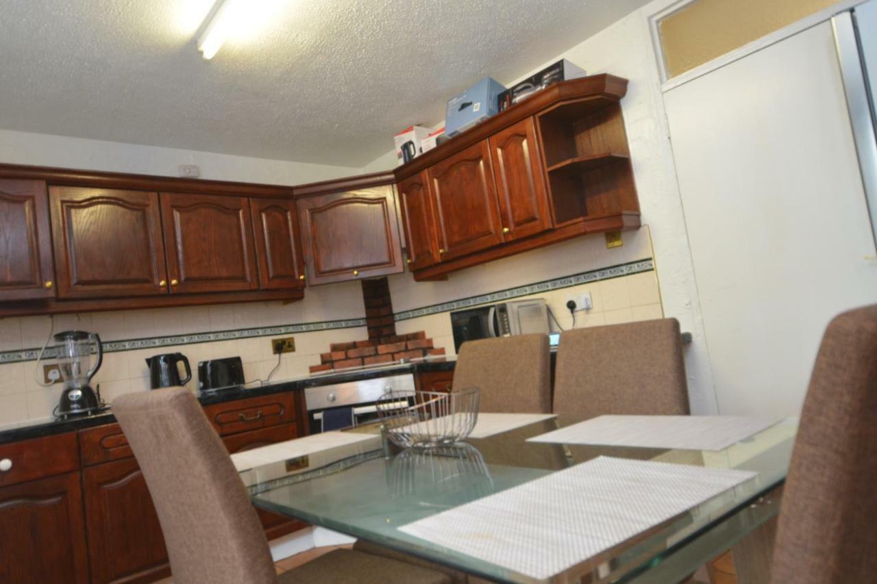 Four Bedroom Townhouse 12 Minutes Walk To Excel Exhibition Centre Λονδίνο Εξωτερικό φωτογραφία
