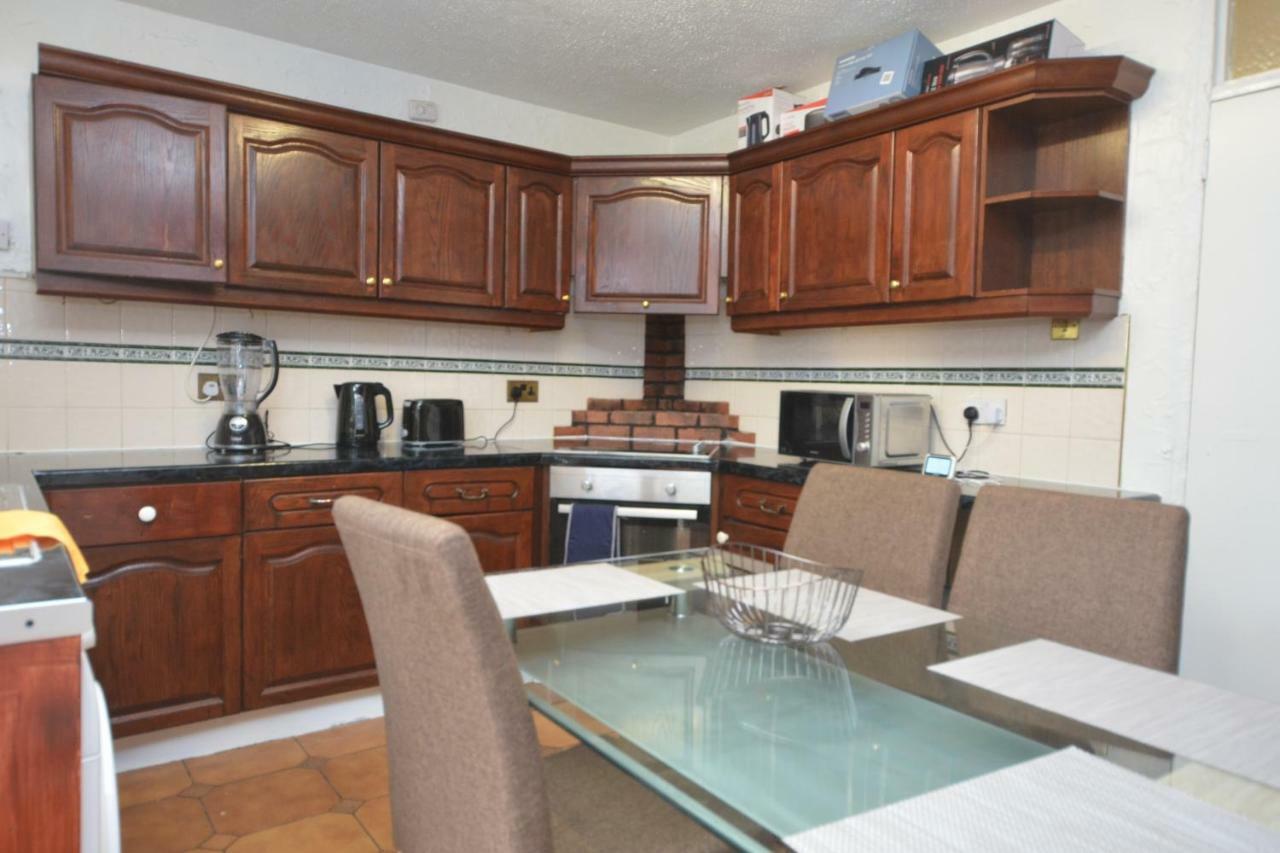 Four Bedroom Townhouse 12 Minutes Walk To Excel Exhibition Centre Λονδίνο Εξωτερικό φωτογραφία